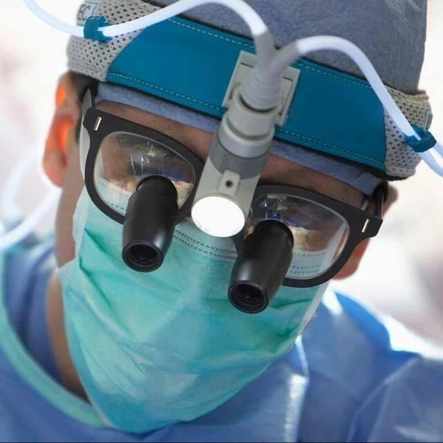 Dr EL SAQUI, neurochirurgien